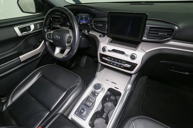 Used 2023 Ford Explorer XLT w/ Equipment Group 202A image 18