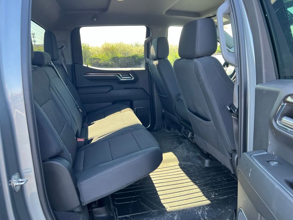 Used 2024 Chevrolet Silverado 1500 LT image 11