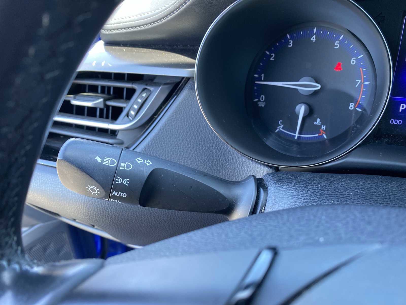 Used 2018 Toyota C-HR XLE image 19