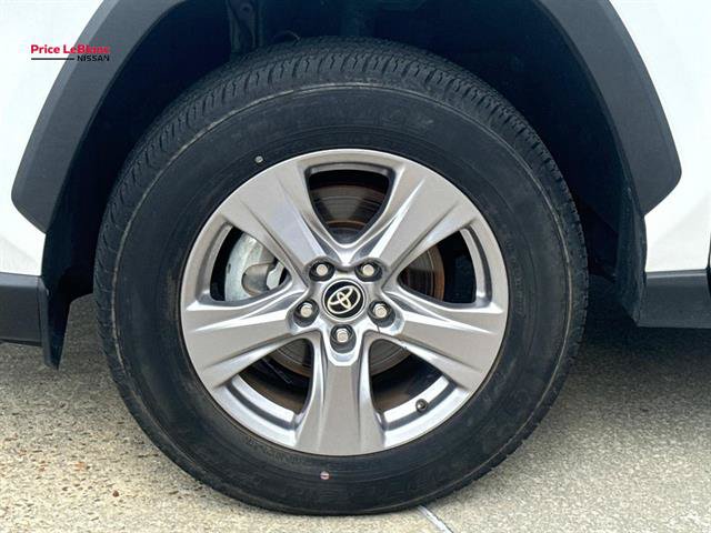 Used 2025 Toyota RAV4 XLE FWD image 4
