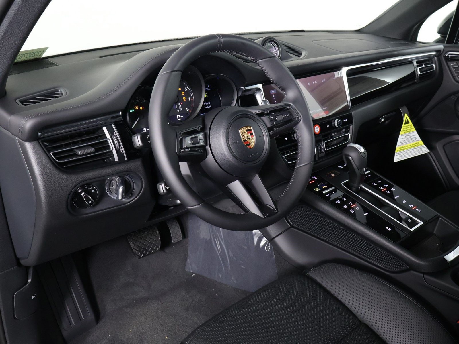 New 2026 Porsche Macan AWD/4WD image 4