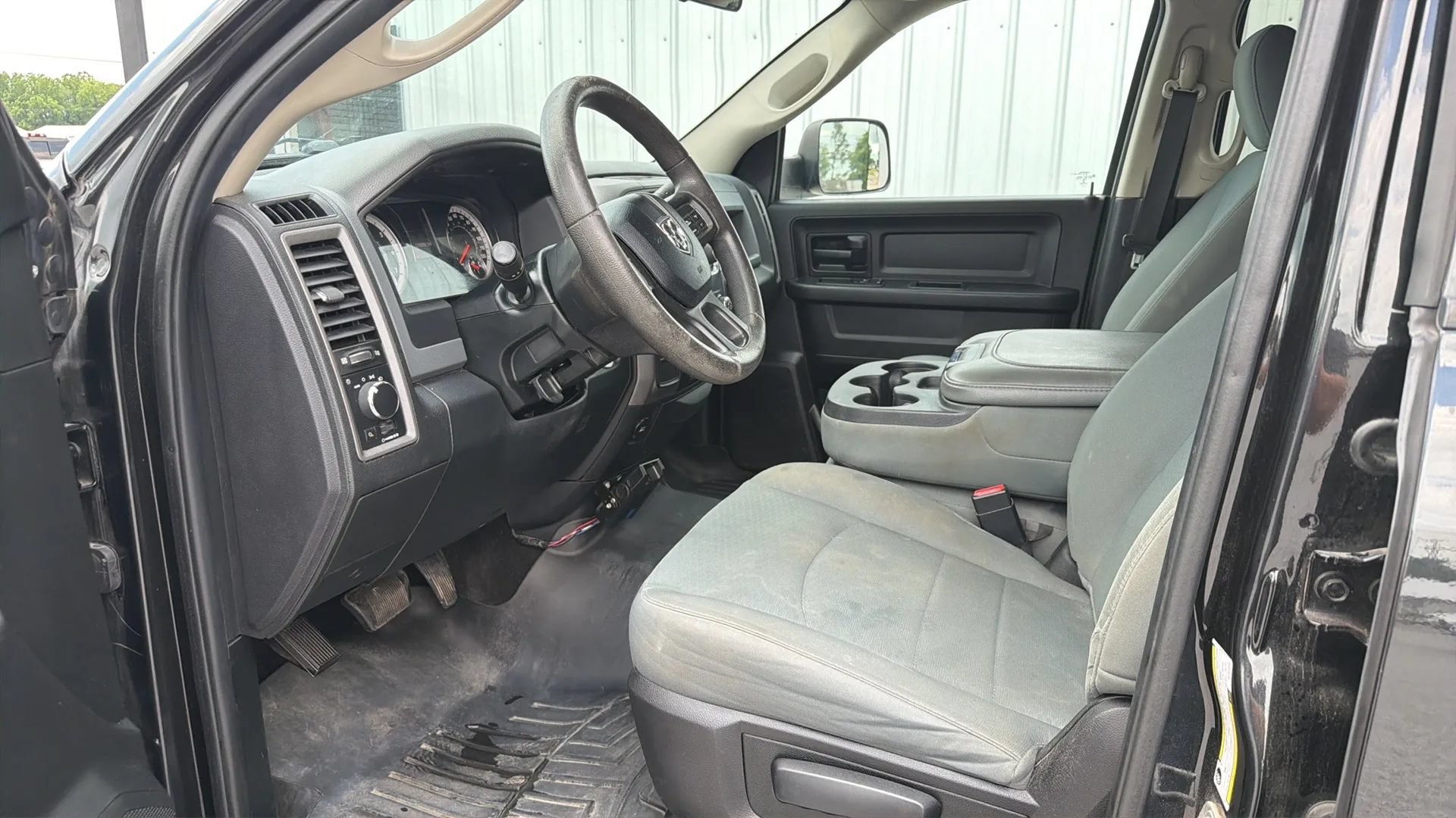 Used 2018 RAM 2500 Tradesman w/ Chrome Appearance Group AWD/4WD image 17