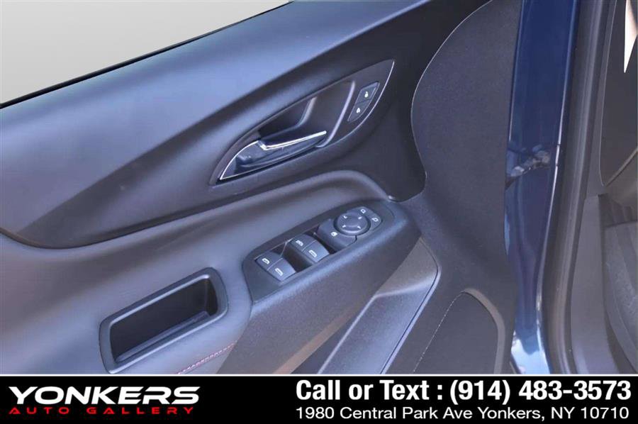 Used 2022 Chevrolet Equinox RS w/ Infotainment Package image 31