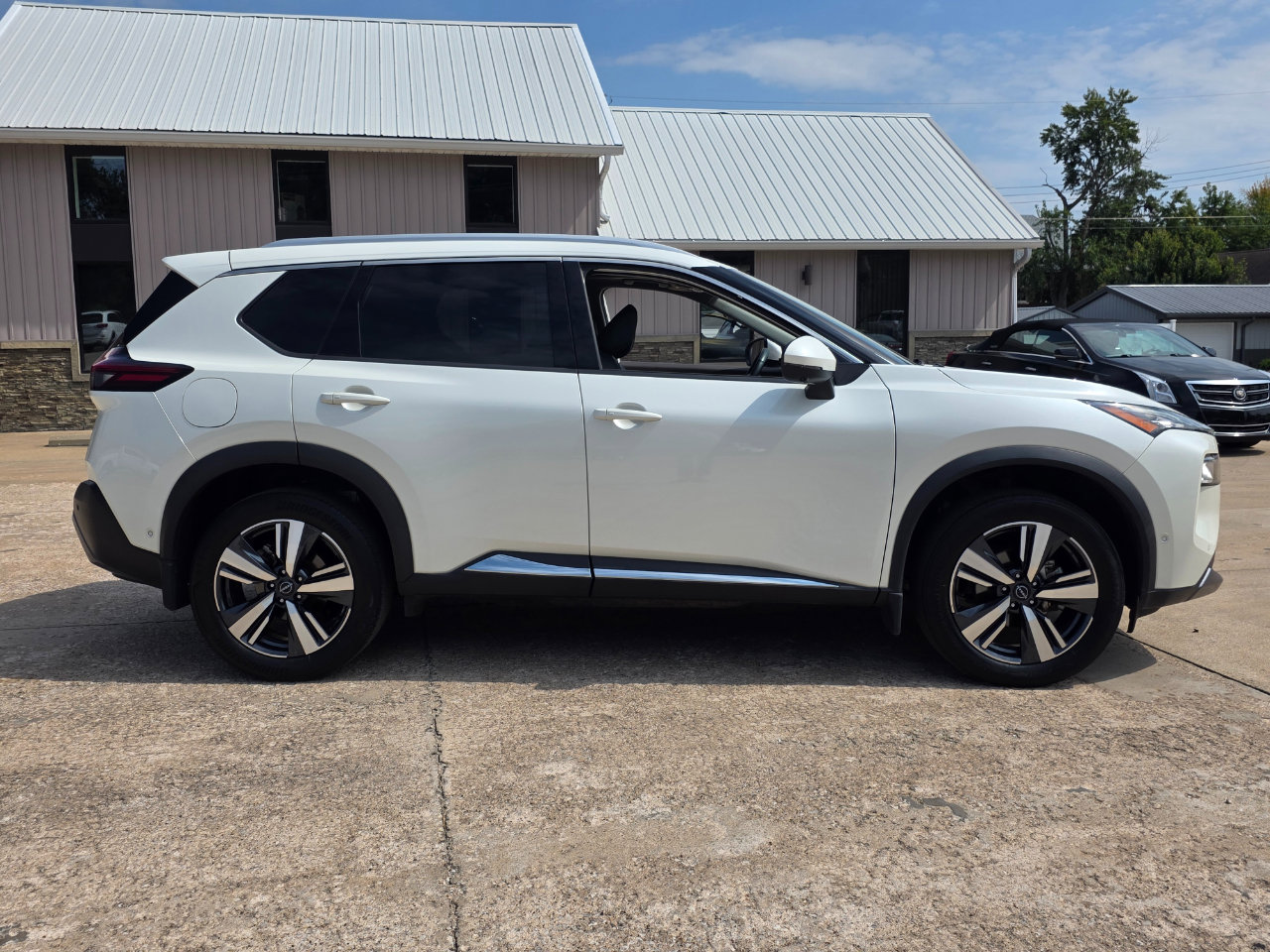 Used 2022 Nissan Rogue SL w/ SL Premium Package image 23