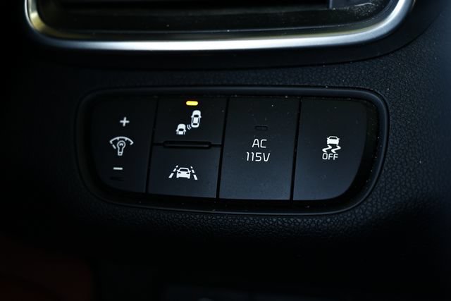Used 2018 Kia Sorento SX FWD image 31