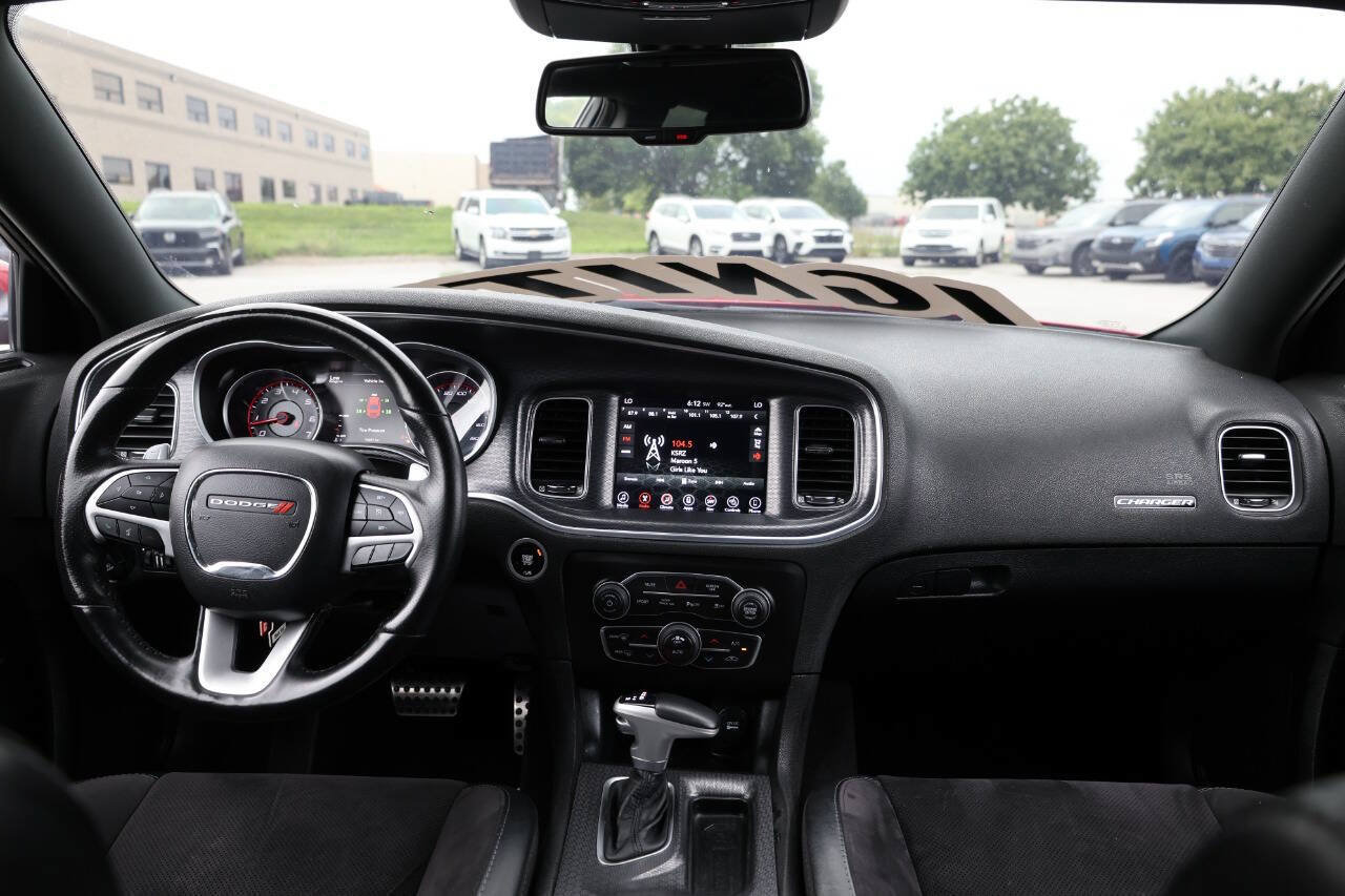 Used 2017 Dodge Charger R/T Scat Pack w/ Beats Audio Group RWD image 14