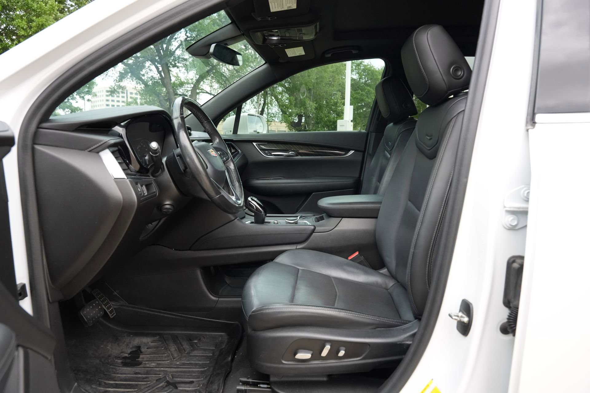 Used 2020 Cadillac XT6 Premium Luxury FWD image 18