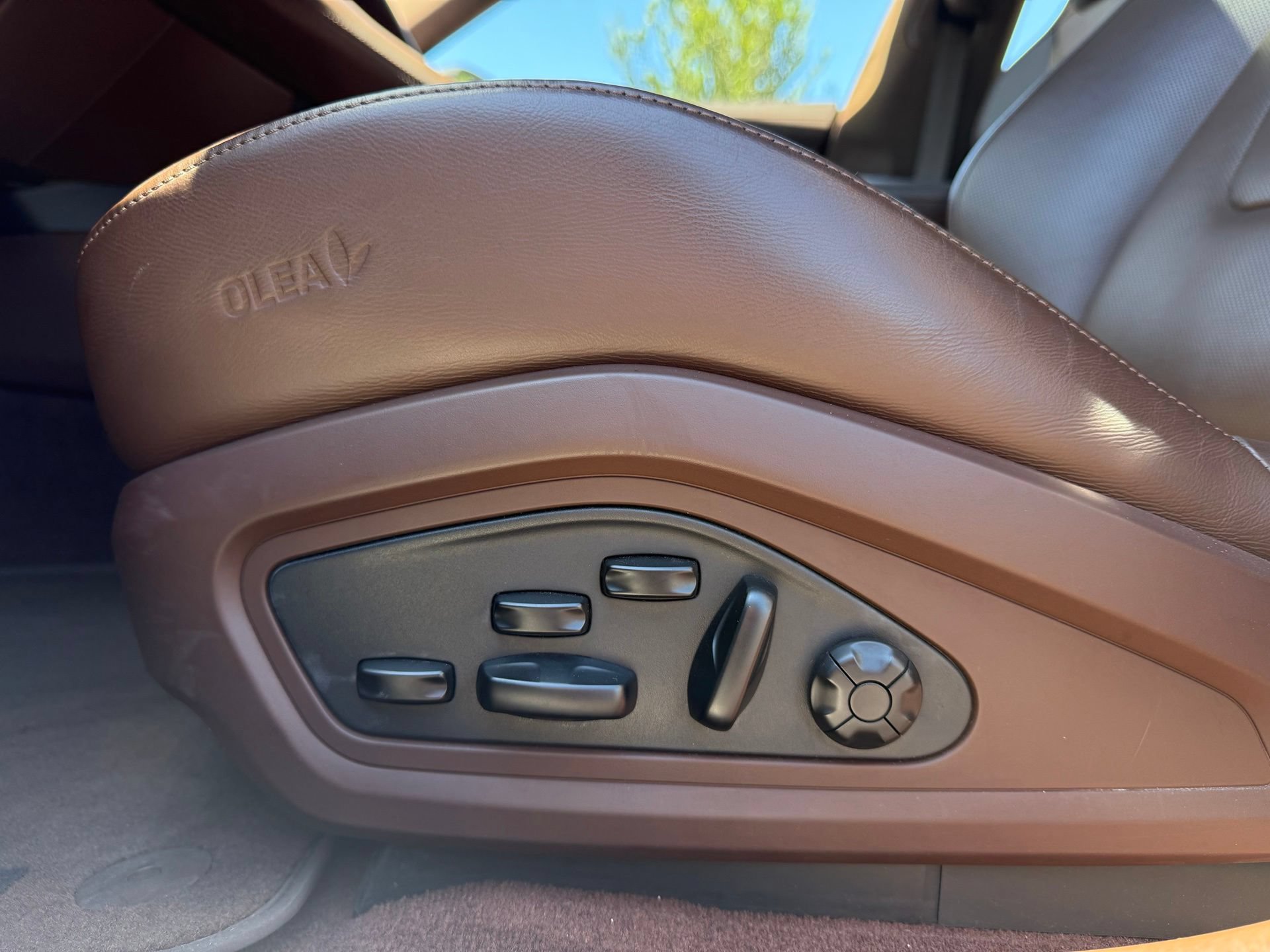 Certified 2020 Porsche Taycan Turbo AWD/4WD image 30