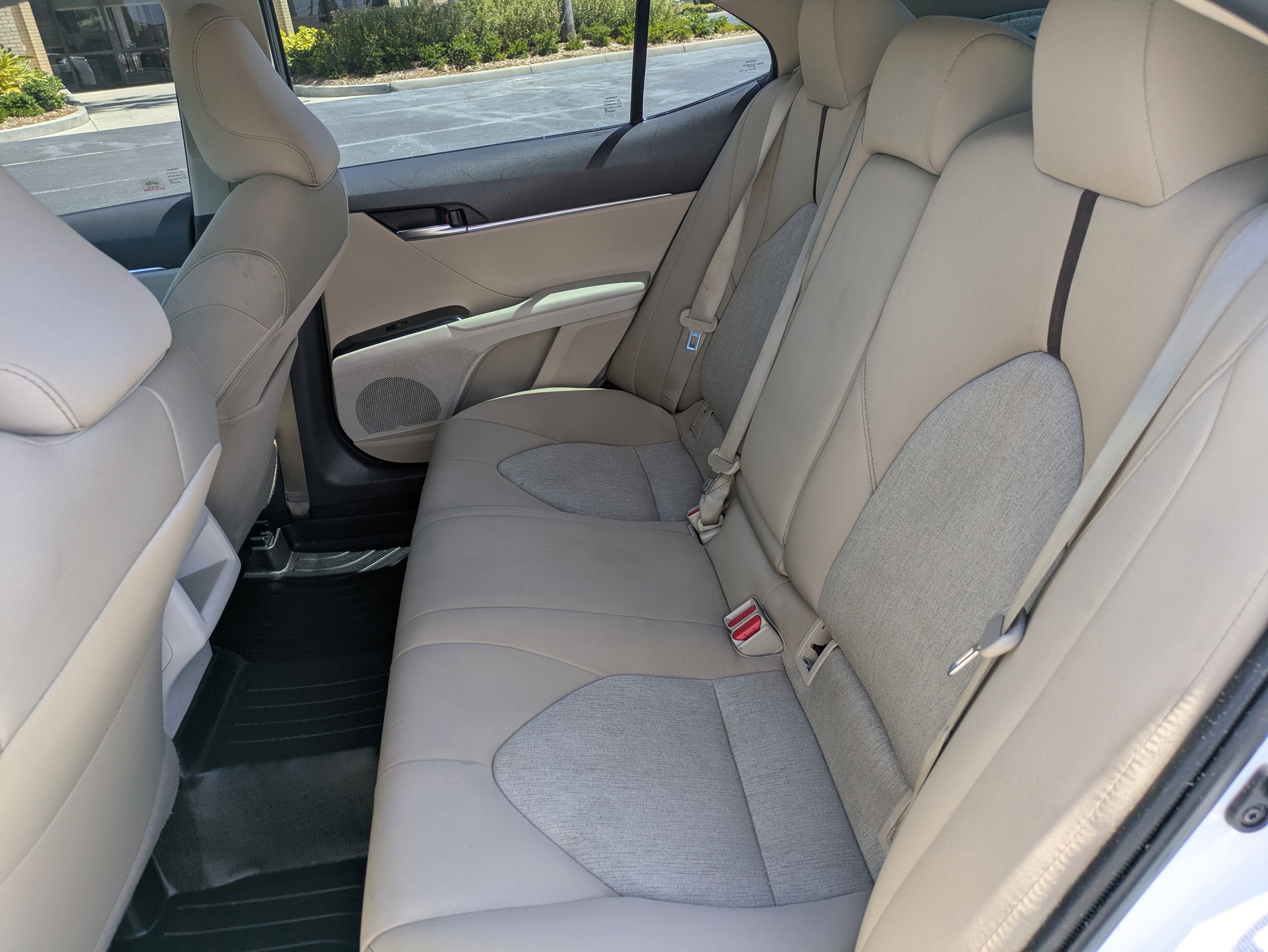 Used 2018 Toyota Camry LE FWD image 10