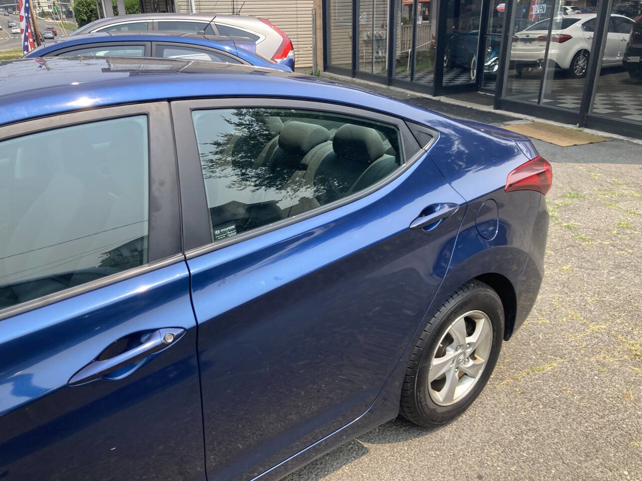 Used 2015 Hyundai Elantra SE image 3