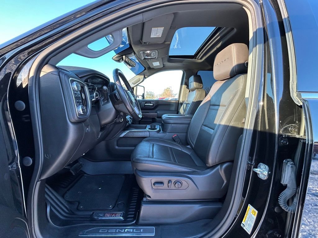 Used 2022 GMC Sierra 2500 Denali image 2