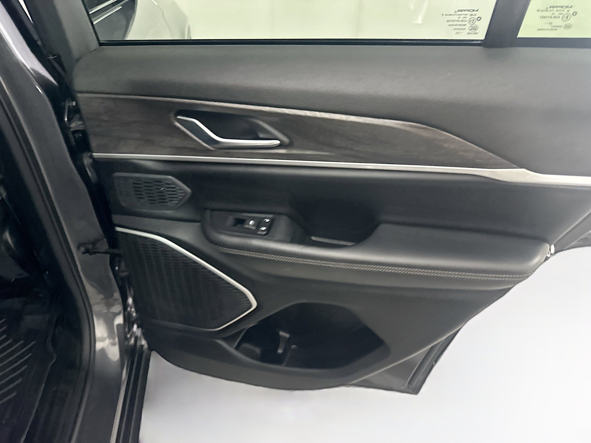 Used 2023 Jeep Grand Cherokee Limited w/ Luxury Tech Group II image 30