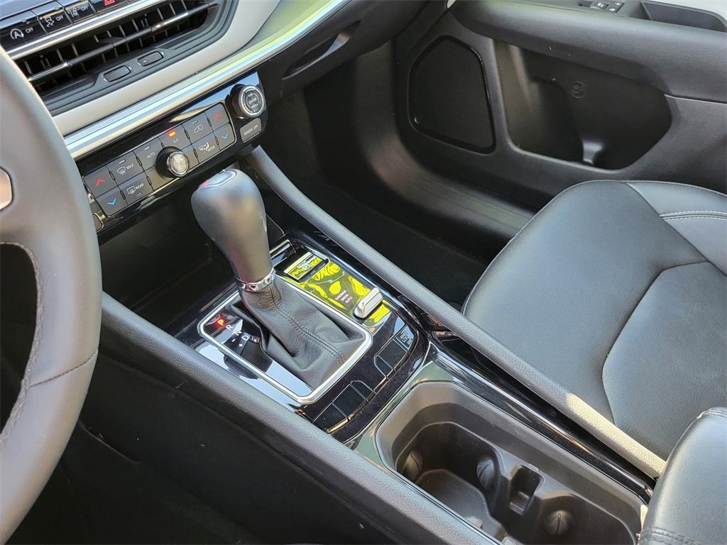 Used 2025 Jeep Compass Limited image 29