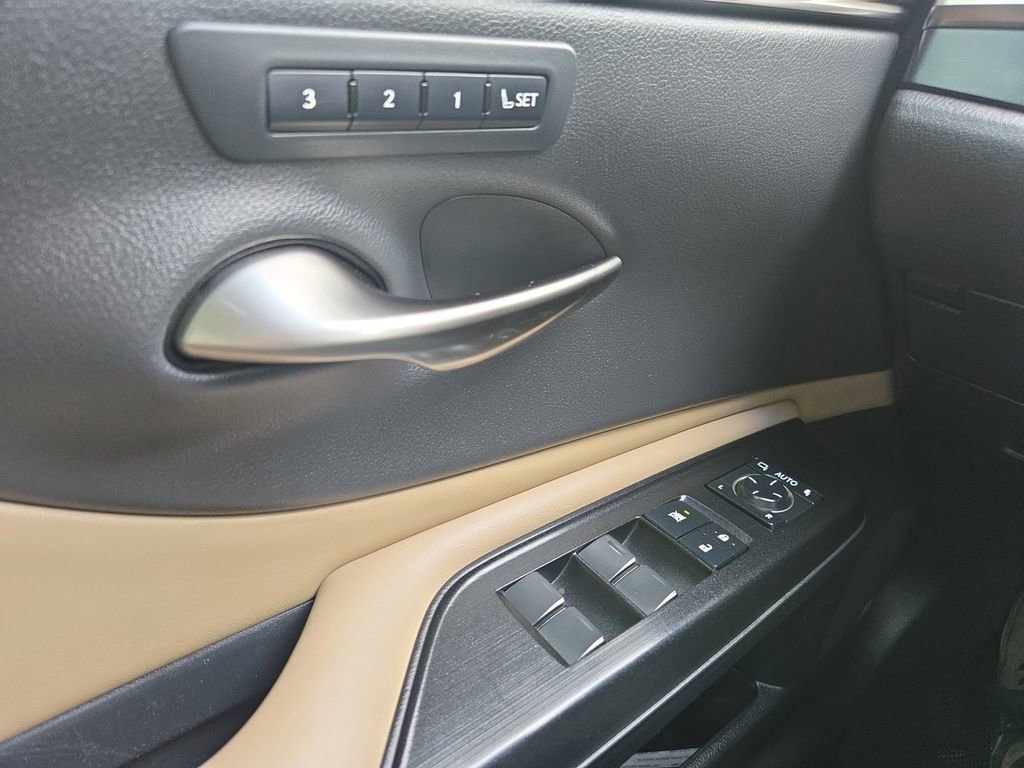 Used 2020 Lexus ES 350 w/ Premium Package image 20