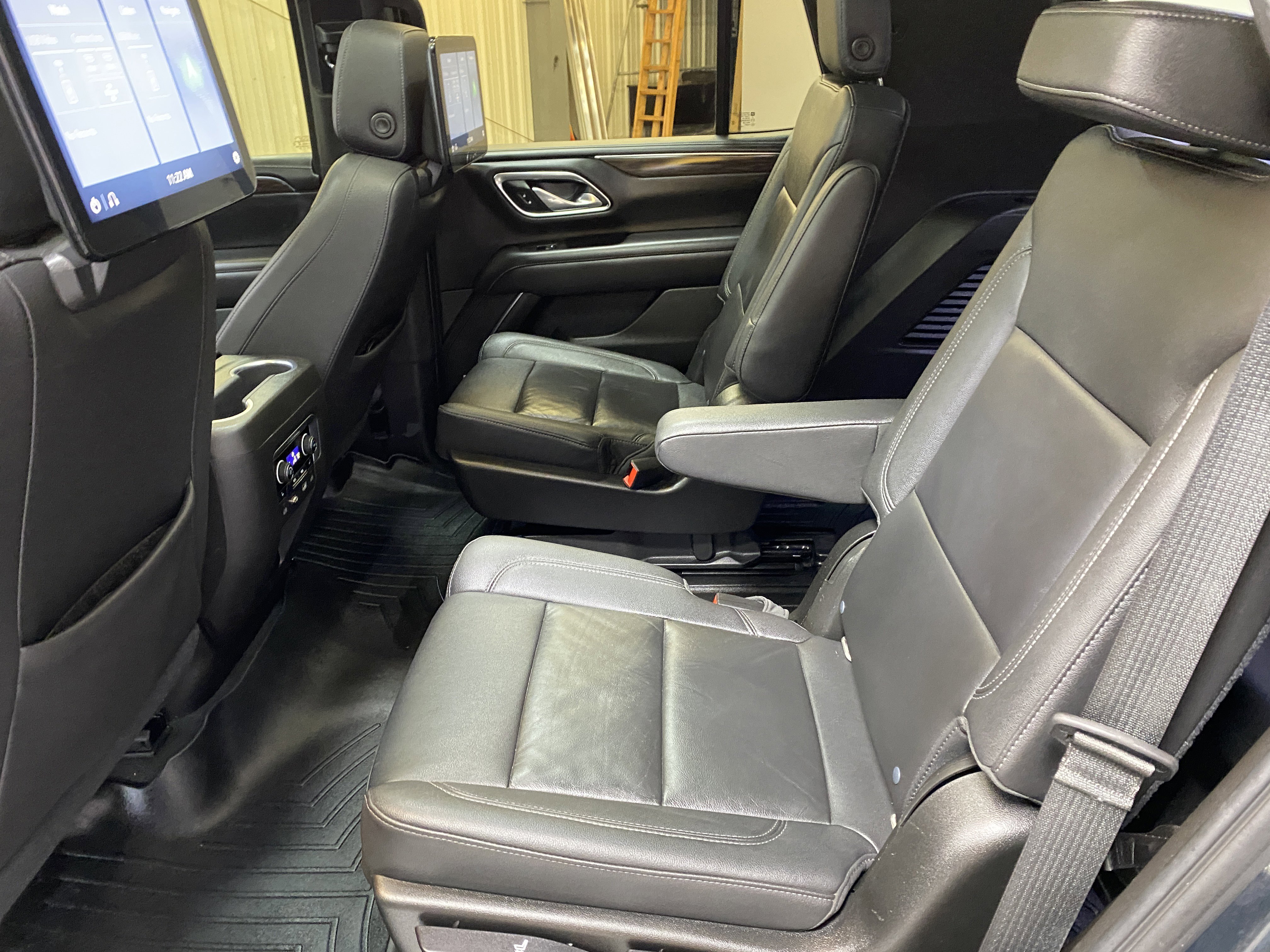 Used 2021 Chevrolet Tahoe Z71 w/ Luxury Package image 23