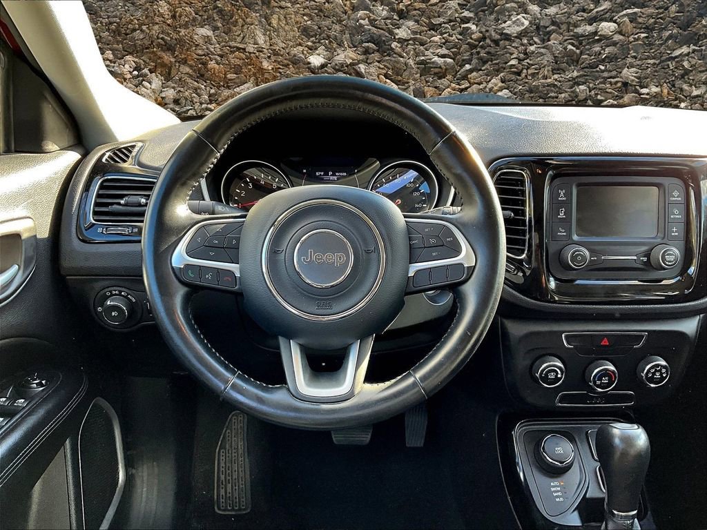 Used 2018 Jeep Compass Latitude image 5