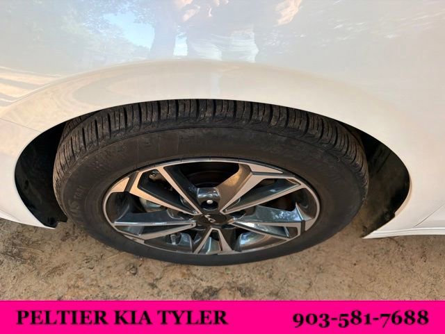 Certified 2024 Kia Forte LXS w/ LXS Technology Package FWD image 5