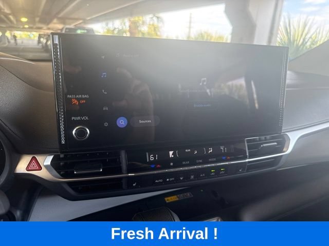 Used 2026 Toyota Sienna XLE FWD image 8