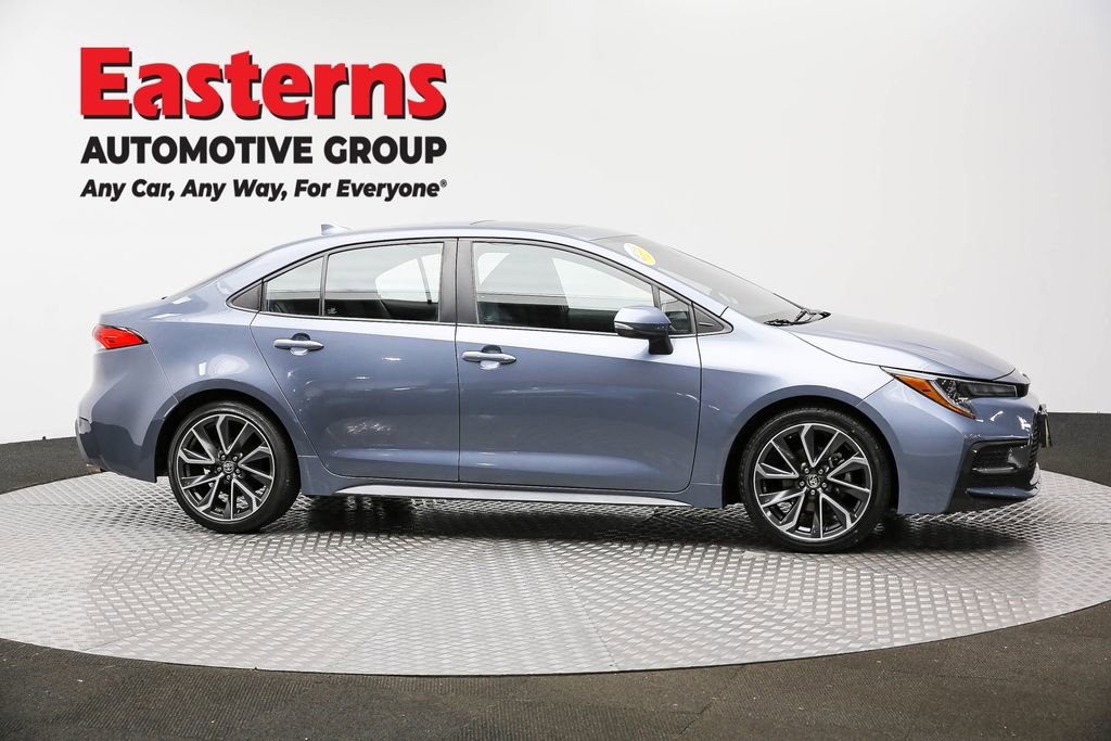 Used 2021 Toyota Corolla SE w/ SE Premium Package FWD image 4