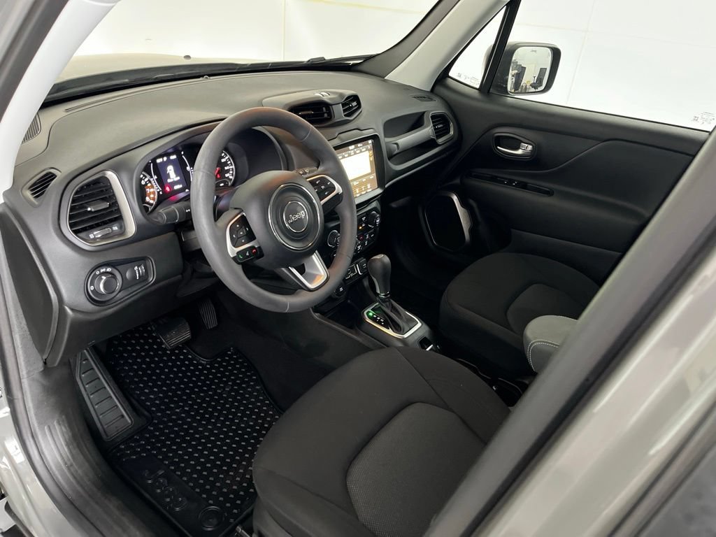Used 2023 Jeep Renegade Latitude AWD/4WD image 24