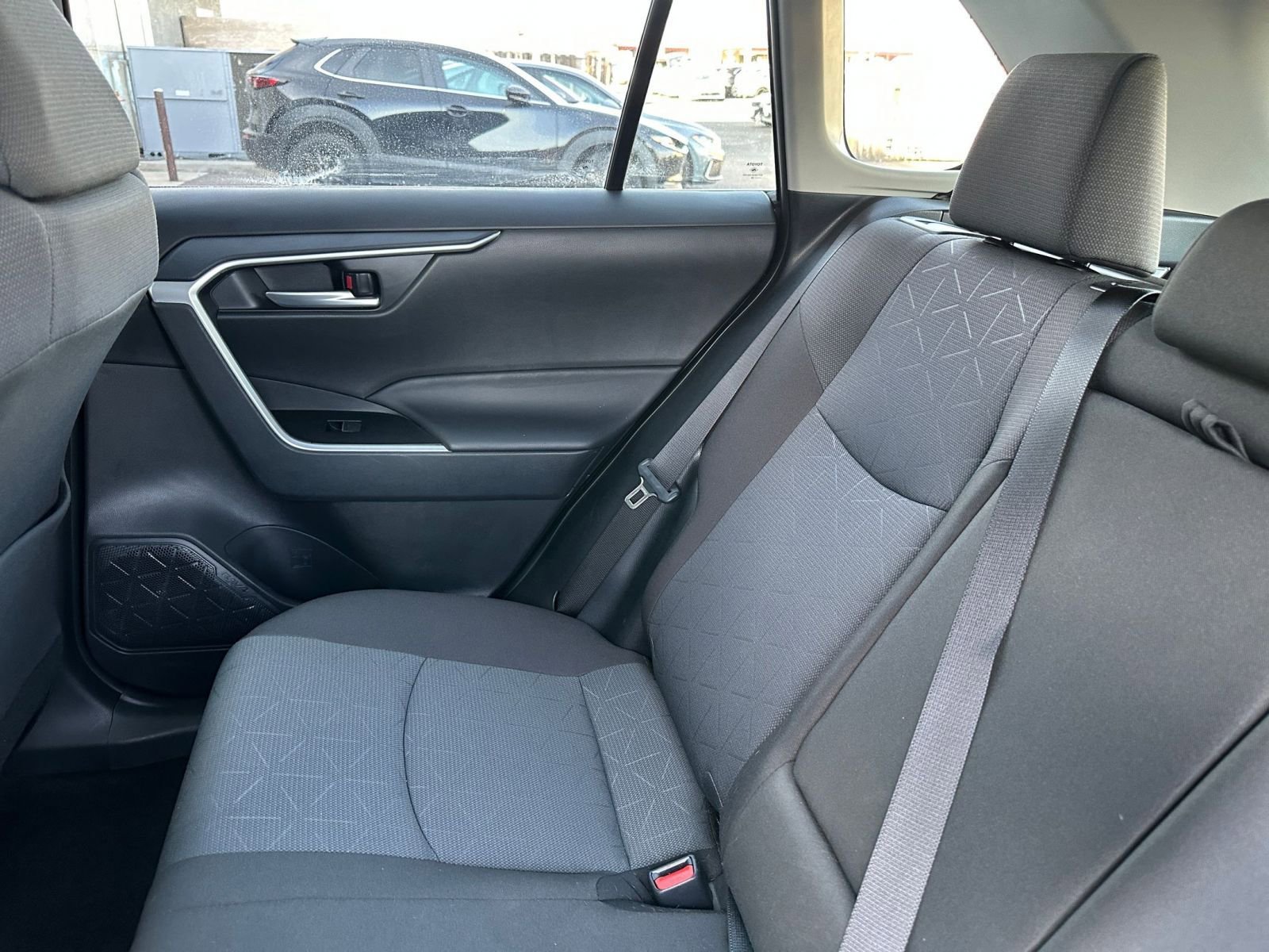 Used 2025 Toyota RAV4 XLE image 40