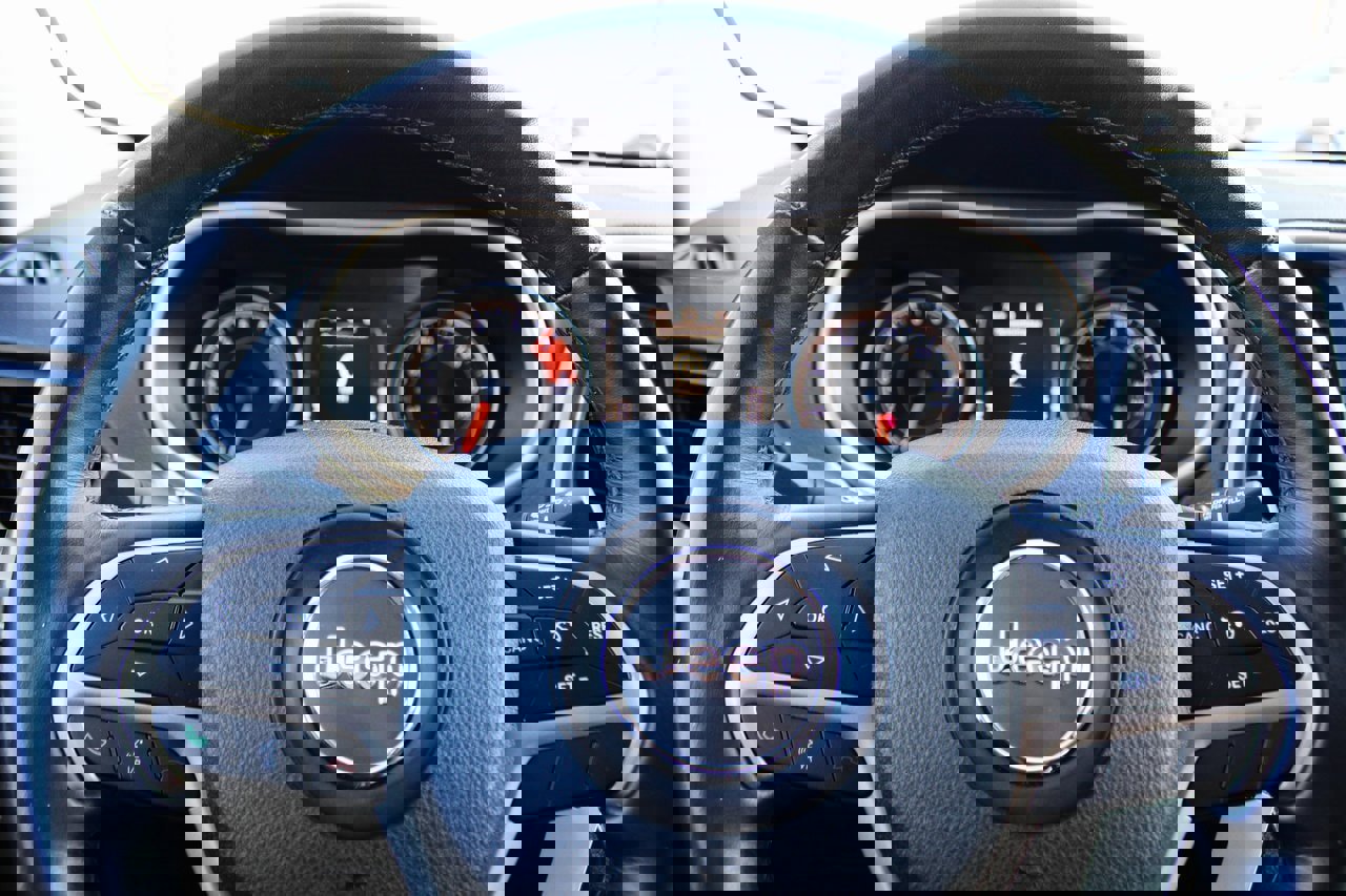 Used 2016 Jeep Cherokee Latitude w/ Cold Weather Group image 26