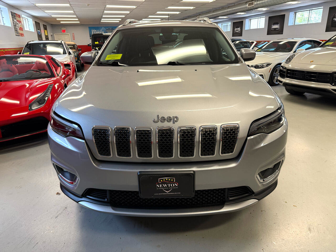 Used 2019 Jeep Cherokee Limited image 2