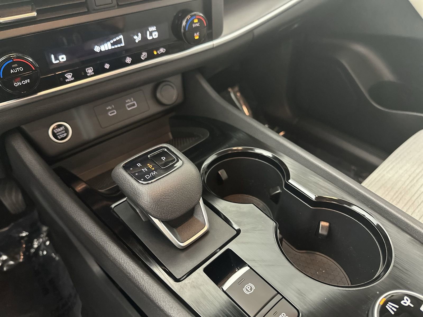 Used 2023 Nissan Rogue SV image 24