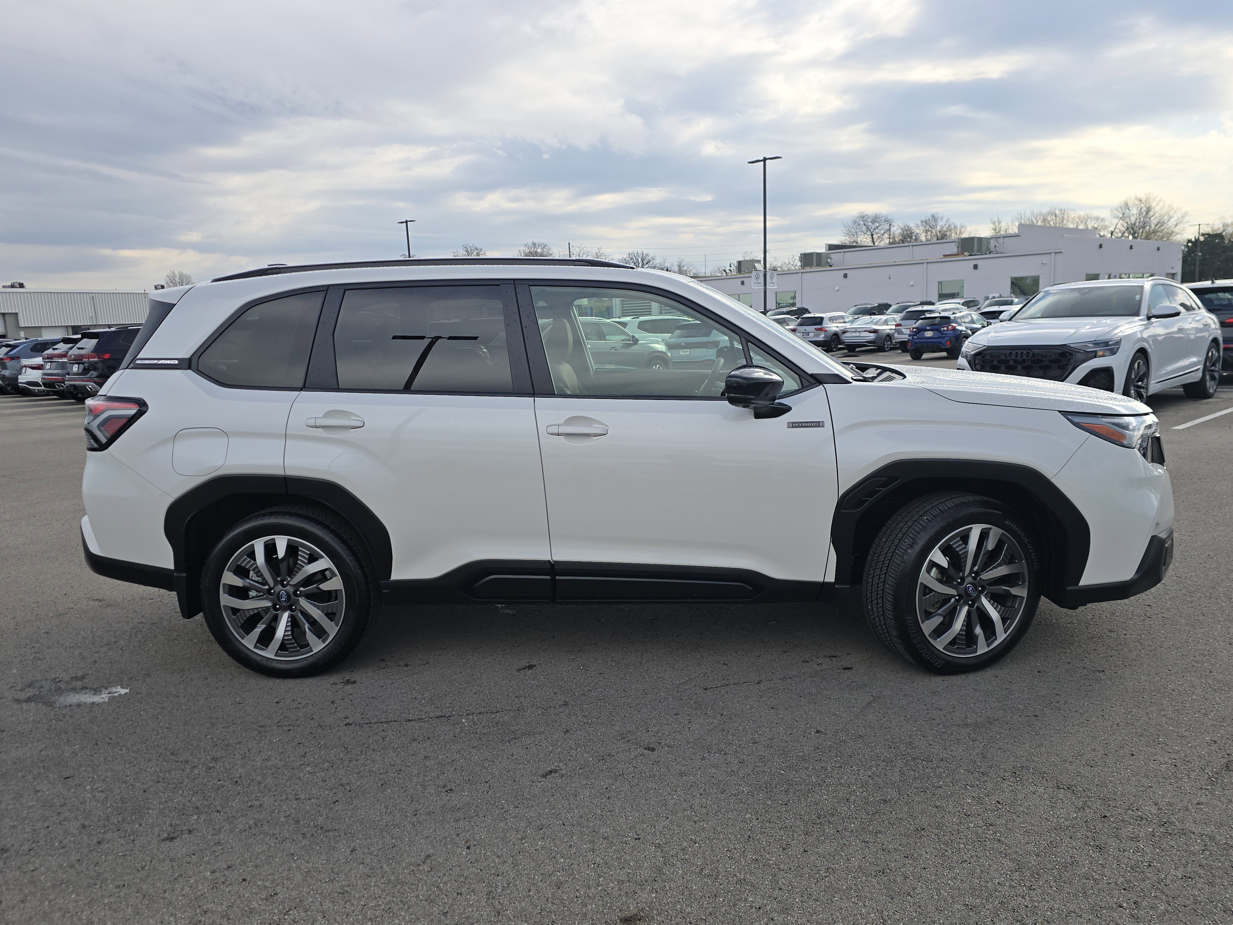 Used 2025 Subaru Forester Touring w/ Touring Package image 8