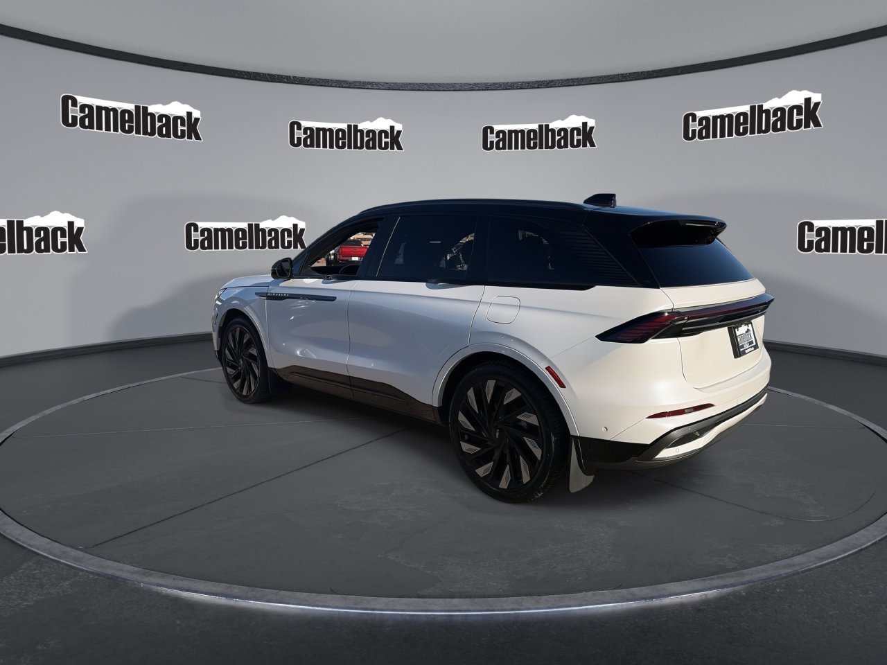 Used 2024 Lincoln Nautilus Reserve w/ Equipment Group 202A AWD/4WD image 5