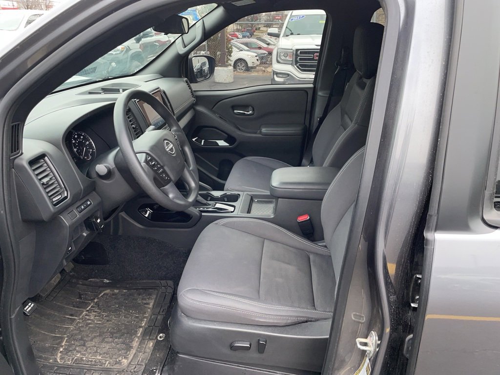 Used 2023 Nissan Frontier SV w/ Midnight Edition Package image 9