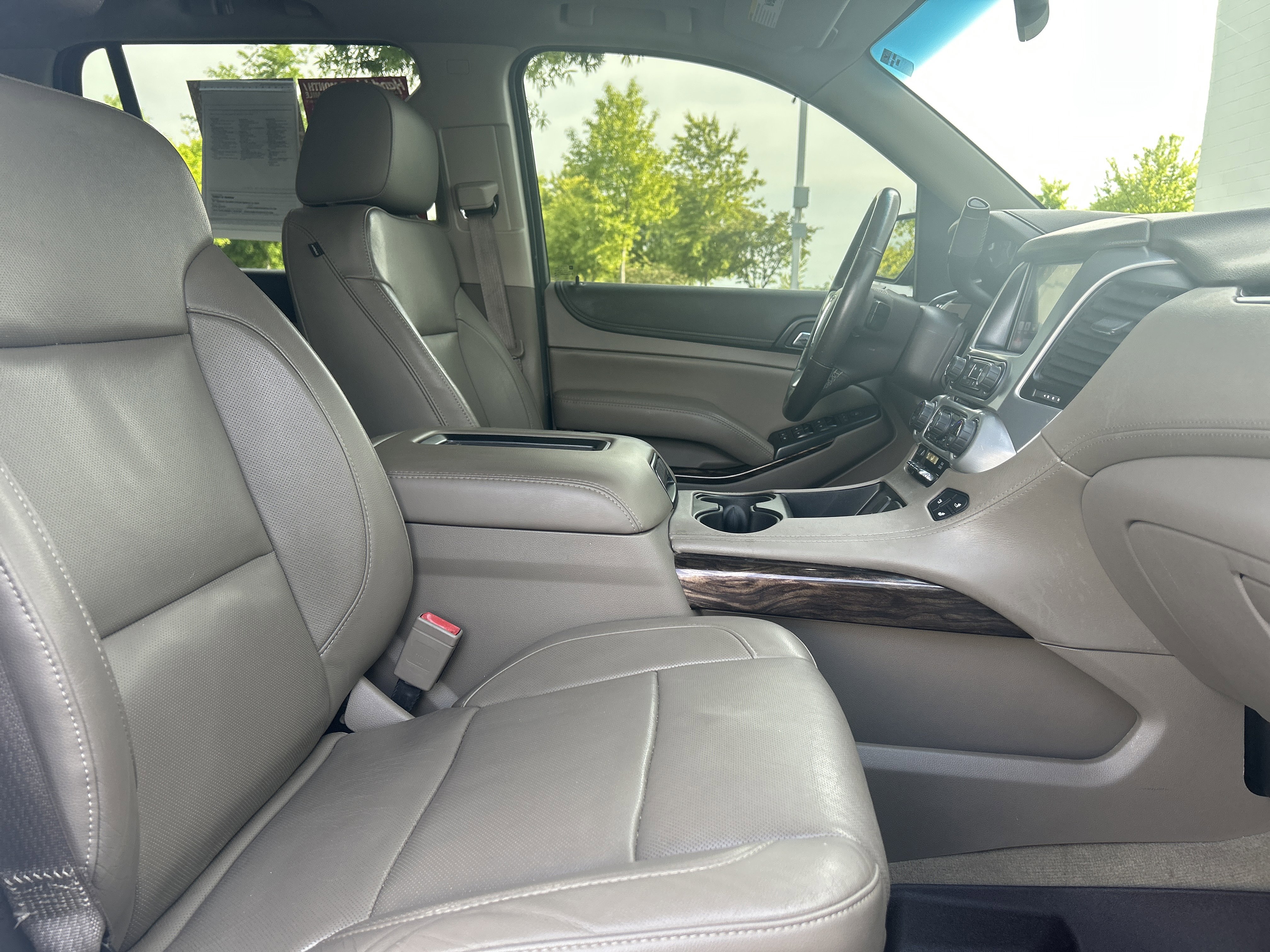 Used 2016 GMC Yukon SLT w/ Open Road Package AWD/4WD image 34