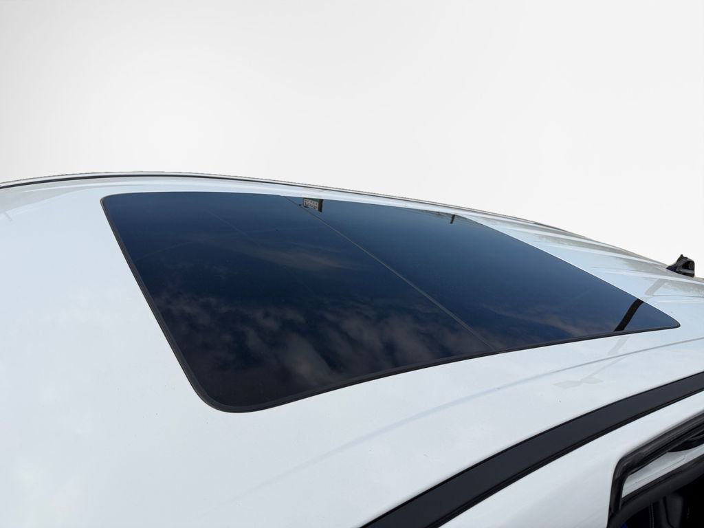 Used 2024 Chrysler Pacifica Limited FWD image 23