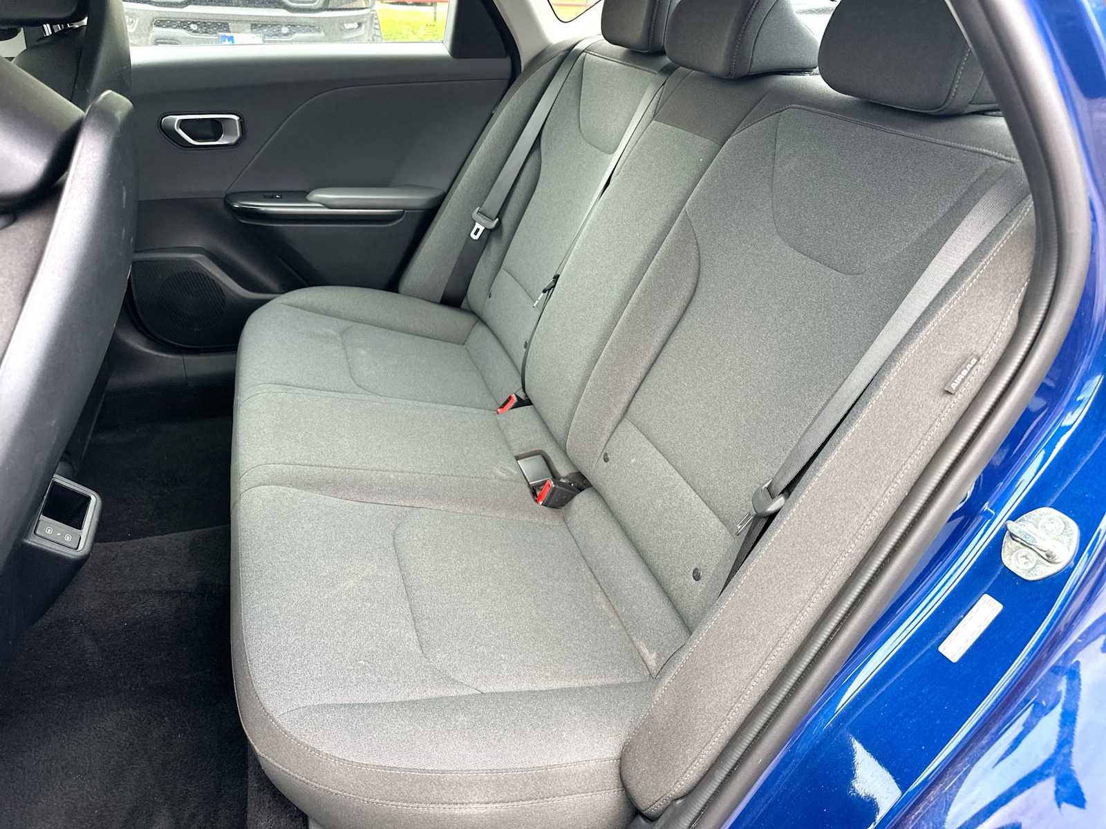 Used 2025 Kia K4 LXS image 23