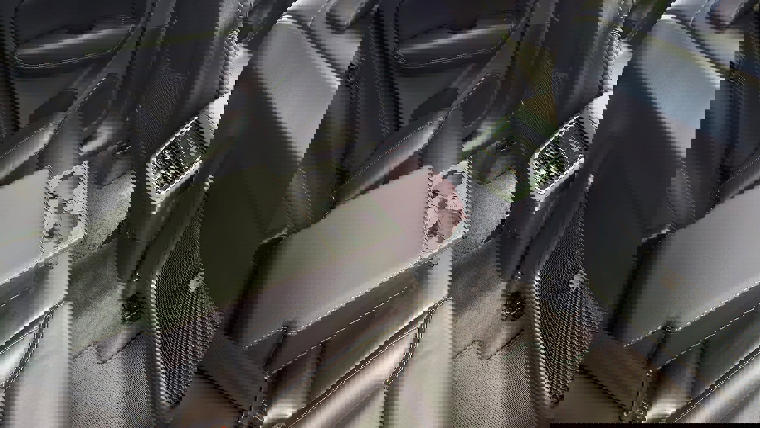 Certified 2022 Volvo XC60 B6 Inscription w/ Climate Package image 18