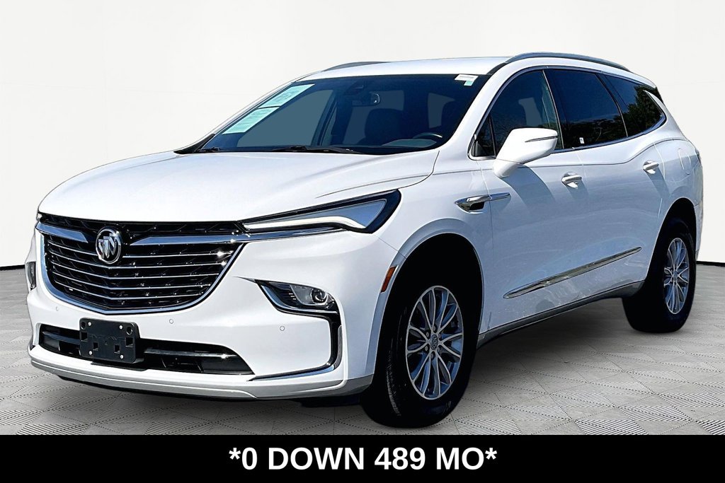 Used 2023 Buick Enclave Essence FWD image 1