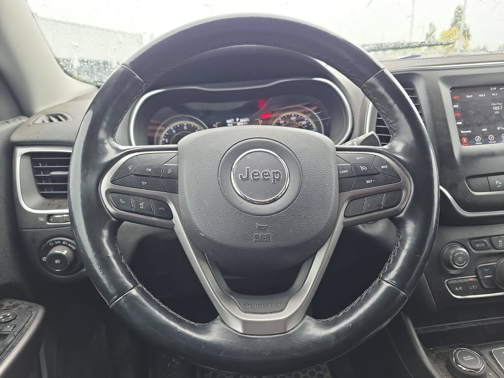 Used 2020 Jeep Cherokee Latitude Plus w/ Cold Weather Group AWD/4WD image 21