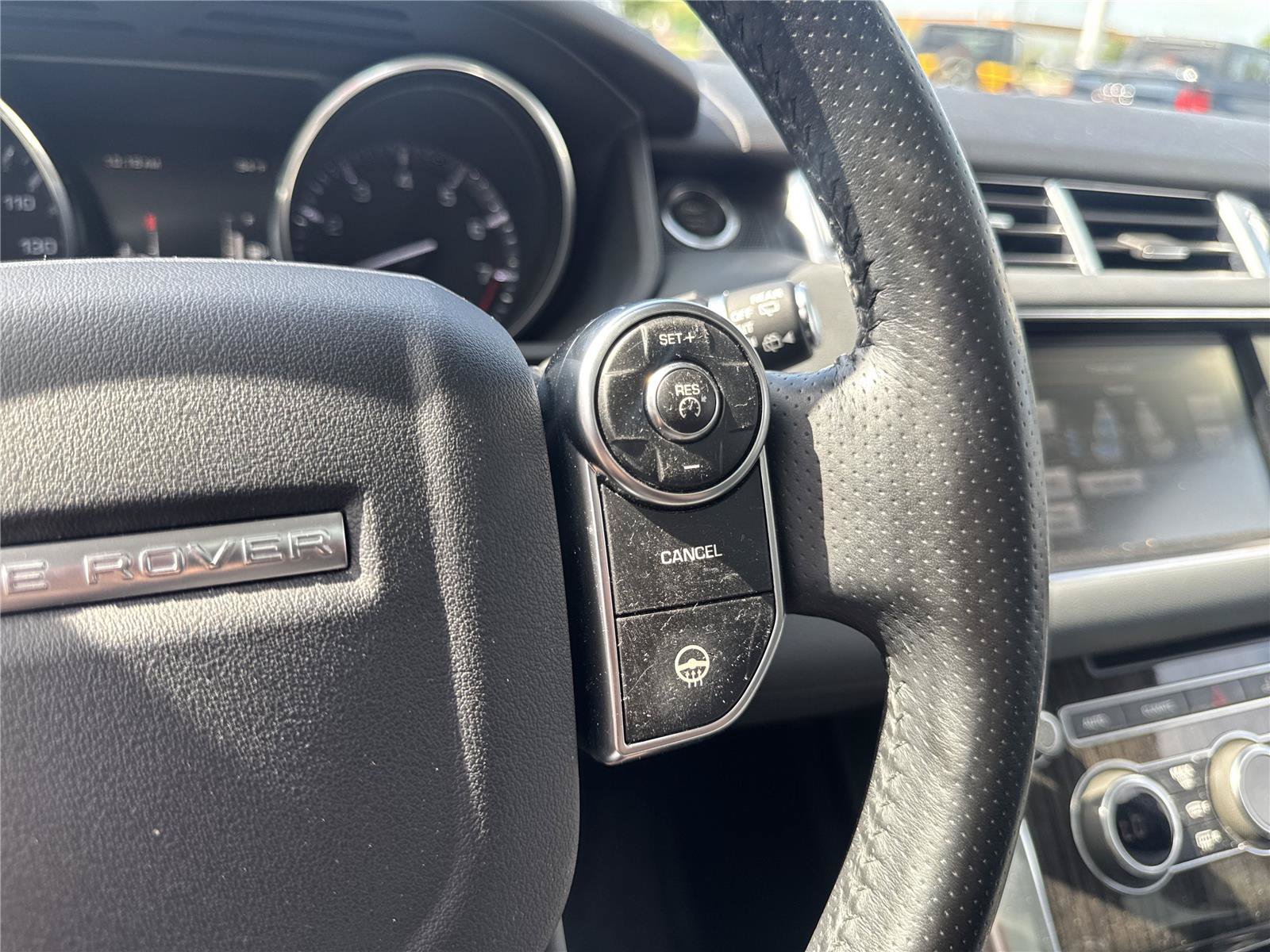 Used 2015 Land Rover Range Rover Sport HSE AWD/4WD image 21