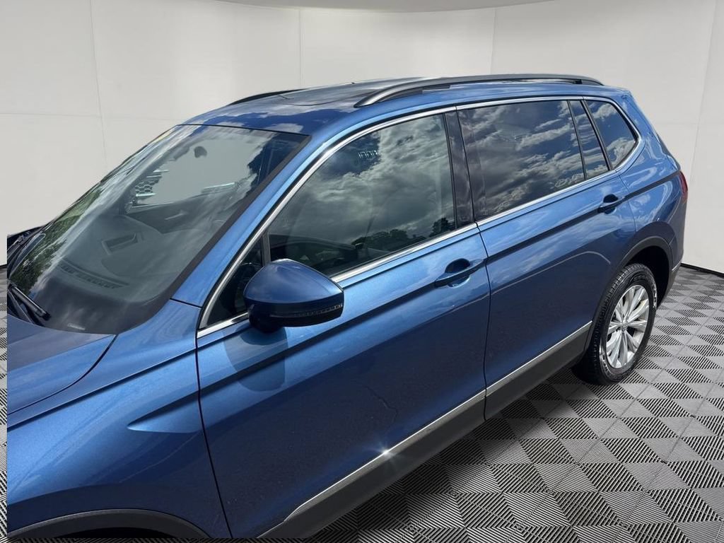 Used 2018 Volkswagen Tiguan SE w/ Panoramic Sunroof Package AWD/4WD image 9