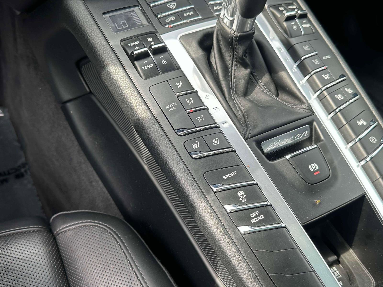 Used 2019 Porsche Macan S w/ Premium Package Plus image 32