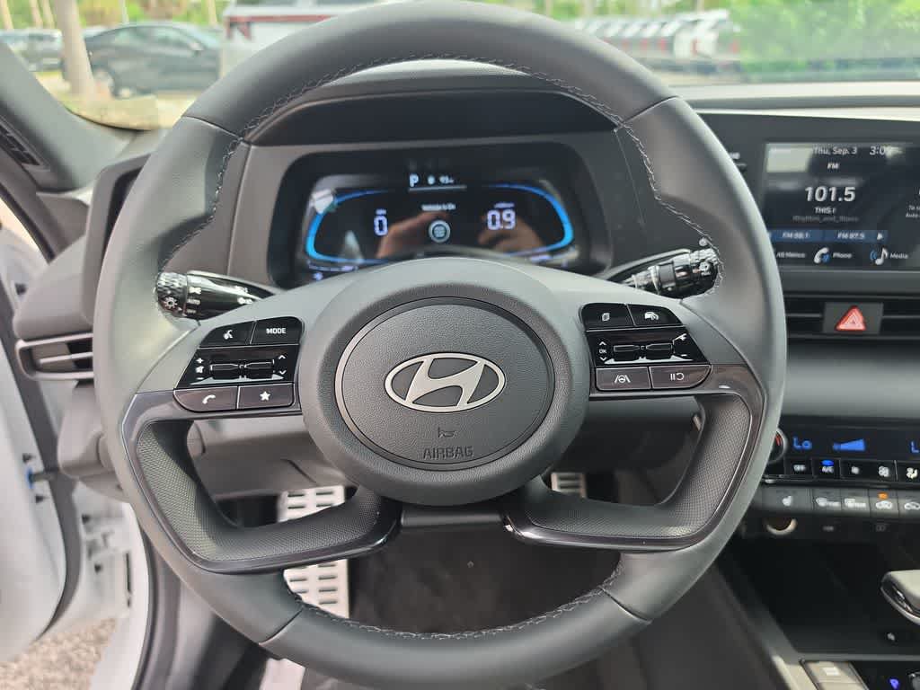 New 2026 Hyundai Elantra SEL Sport FWD image 24
