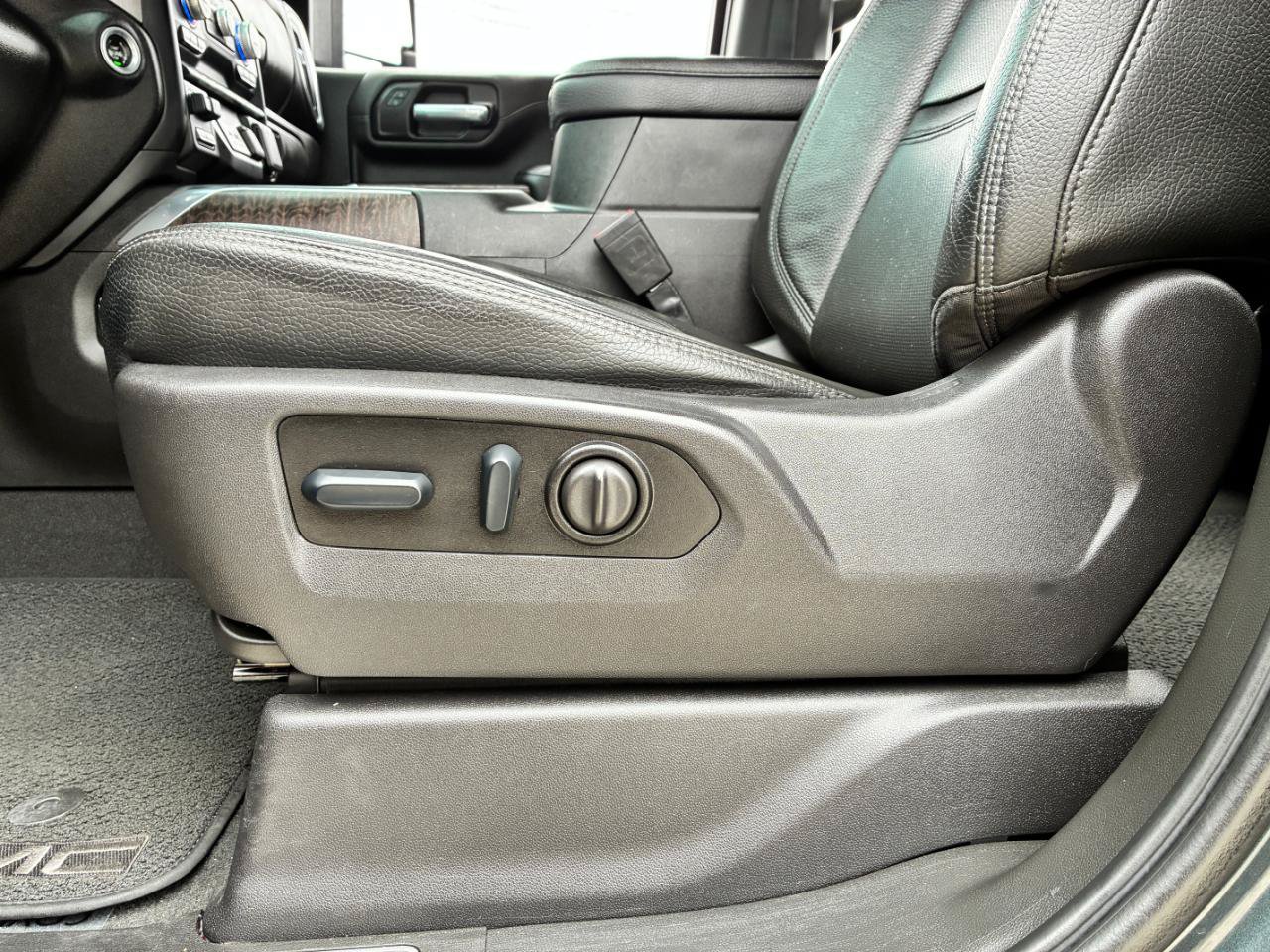 Used 2023 GMC Sierra 2500 Denali w/ Denali Ultimate Package AWD/4WD image 16