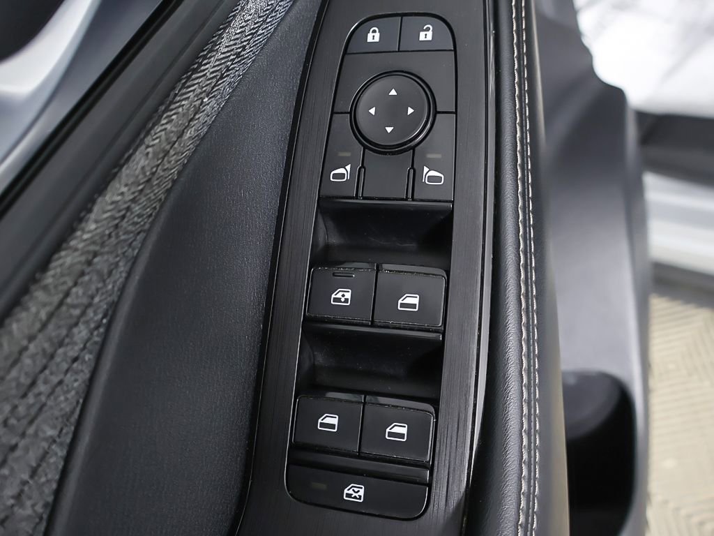 Used 2023 Nissan Rogue SV AWD/4WD image 30