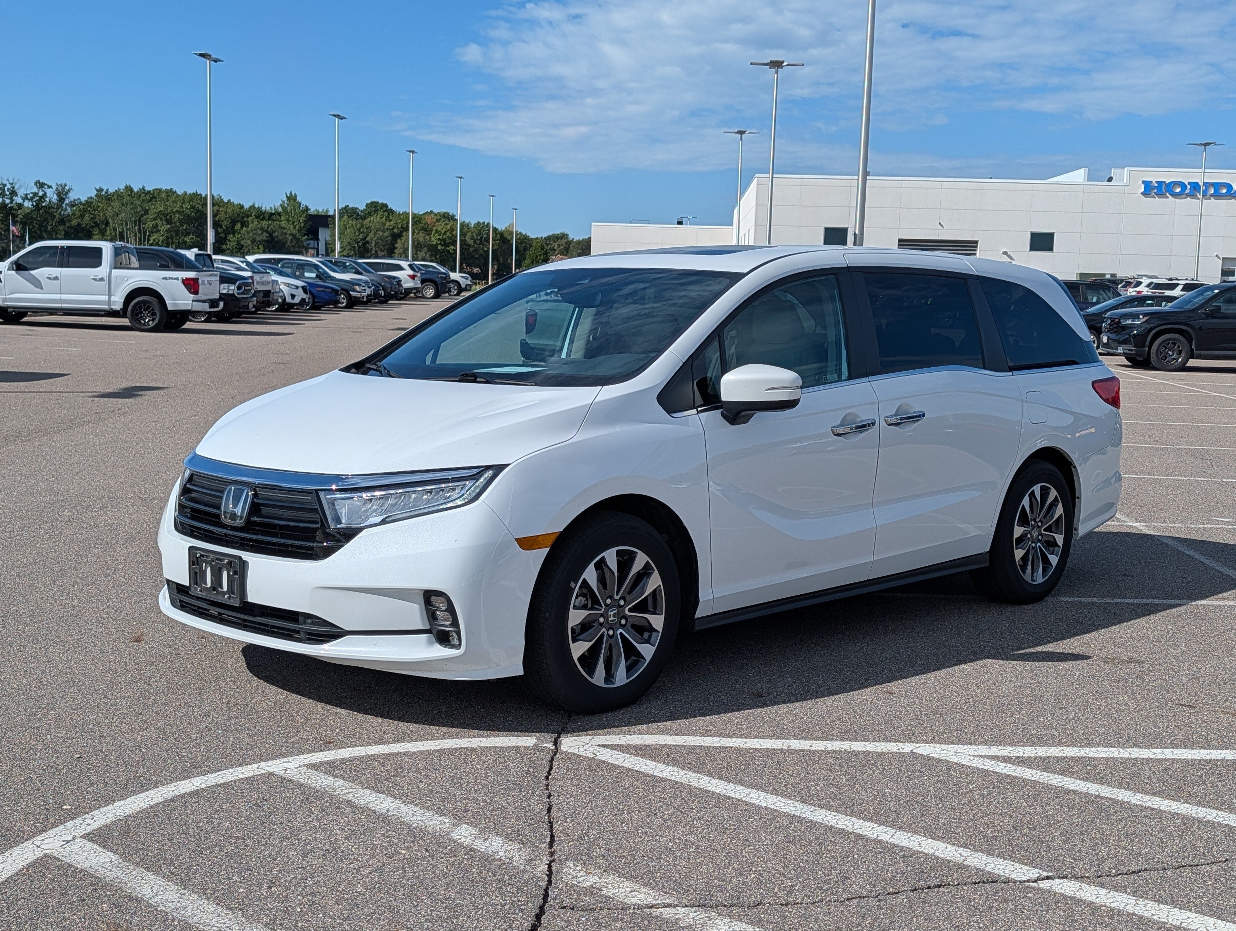 Used 2023 Honda Odyssey EX-L image 2