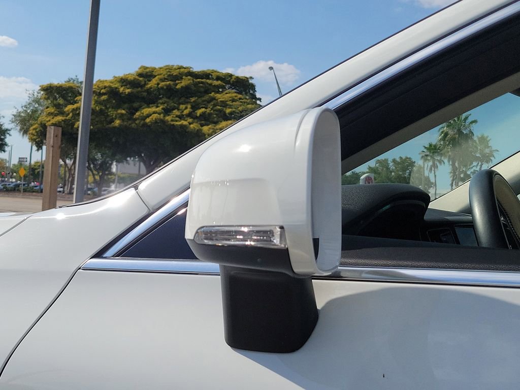 Used 2021 Volvo XC60 T5 Momentum w/ Protection Package Premier image 12