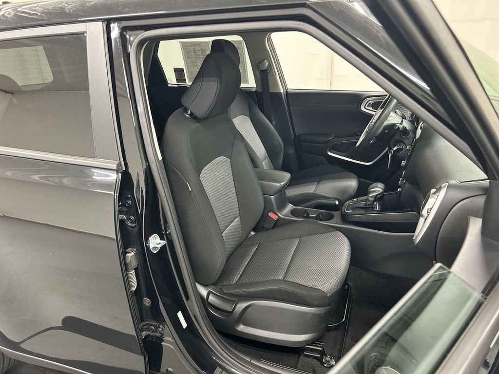 Used 2020 Kia Soul LX image 22