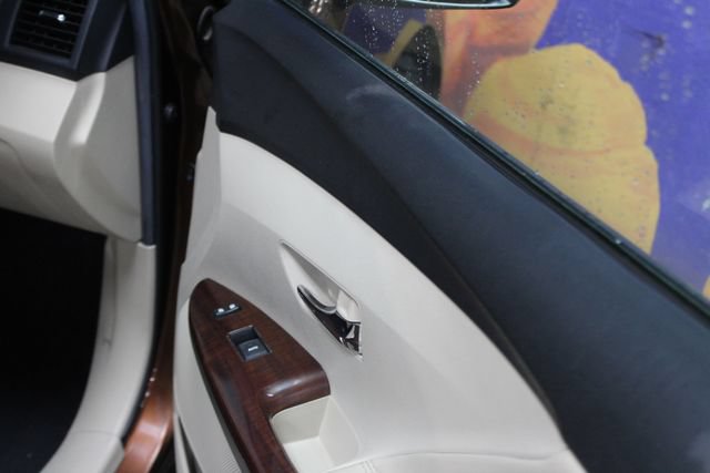 Used 2011 Toyota Venza AWD image 11