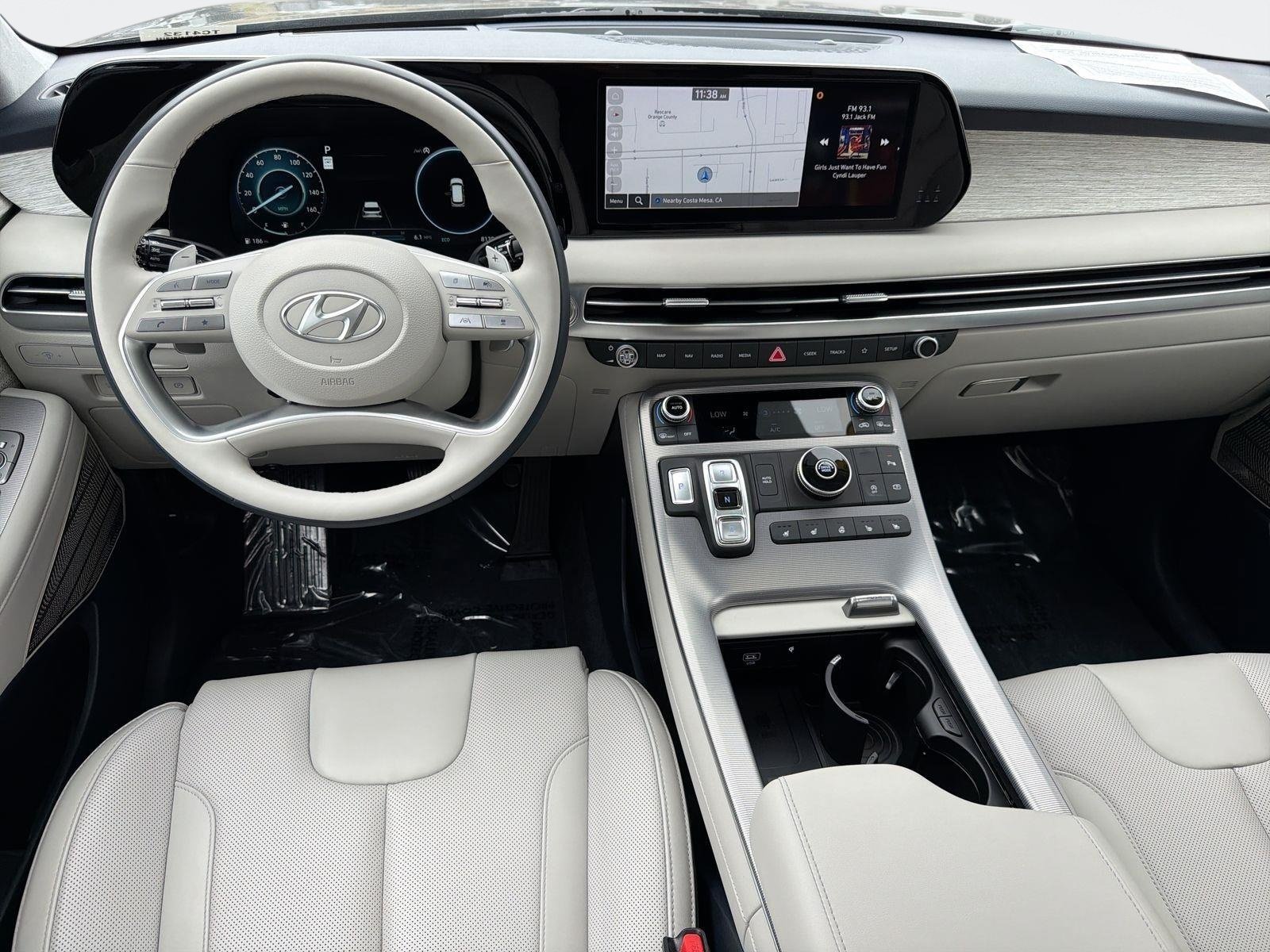 Used 2025 Hyundai Palisade Calligraphy FWD image 7