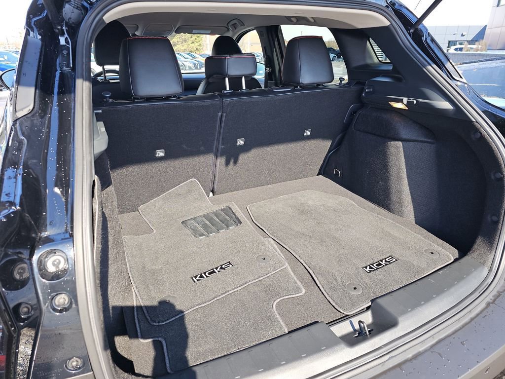 Used 2025 Nissan Kicks SR image 25