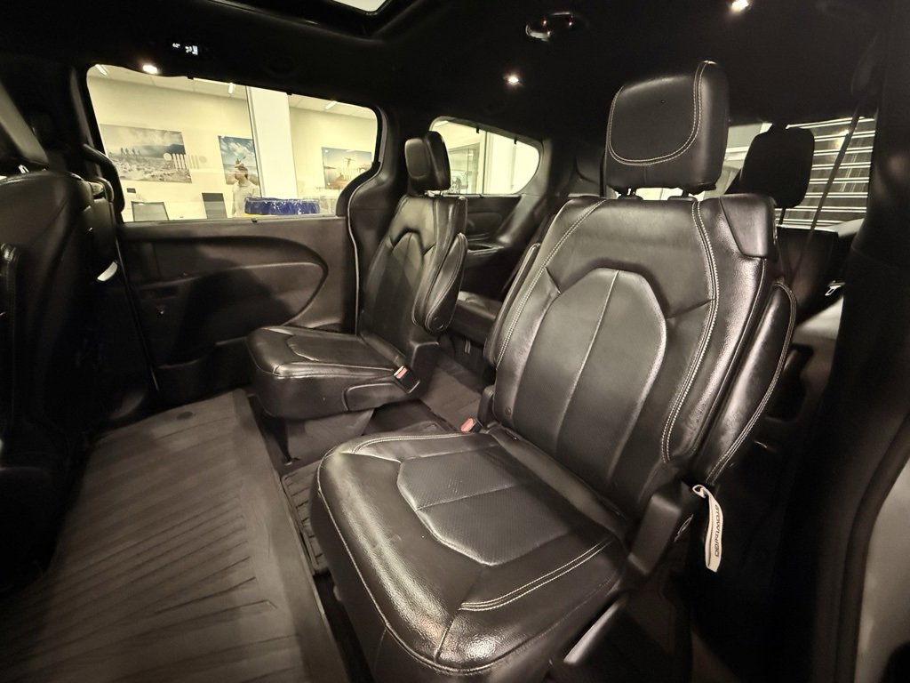 Used 2021 Chrysler Pacifica Touring-L w/ Uconnect Theater Family Group image 20